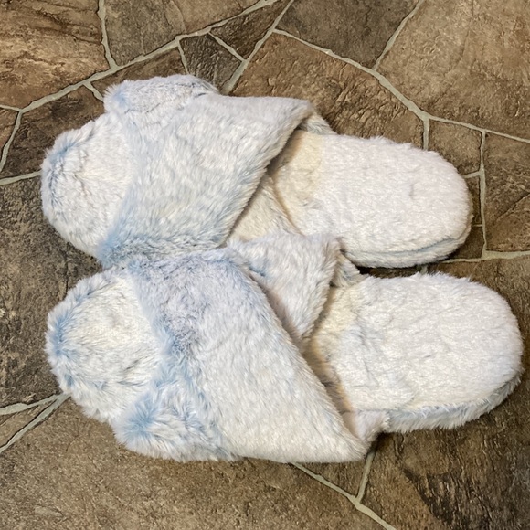 New Fuzzy Faux Fur Open Toe Crisscross House Slippers- Multiple Colors & Sizes - Picture 9 of 14